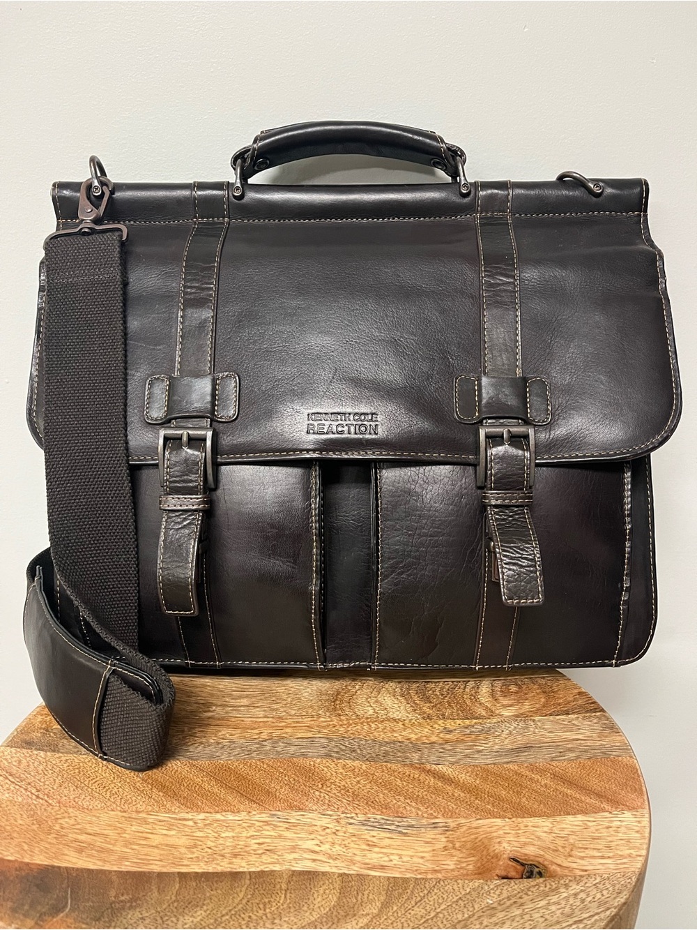 Kenneth Cole Reaction Mind Your Own Business Dk Brown Leather Laptop Brief Case